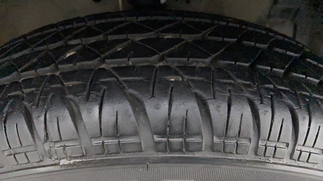 Right Front Tyre Tread