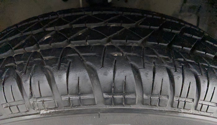 2012 Maruti Swift VDI, Diesel, Manual, 87,450 km, Right Front Tyre Tread