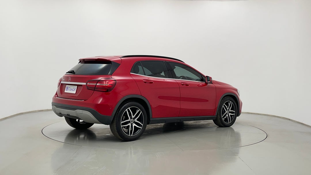 Right Back Diagonal (45- Degree) View