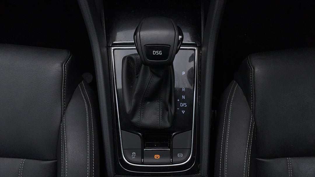 2019 SKODA Karoq 110tsi, Automatic, 53243 km, Gear Lever 