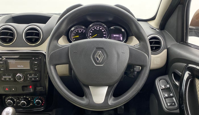 2015 Renault Duster 85 PS RXL, Diesel, Manual, 78,520 km, Steering Wheel Close Up