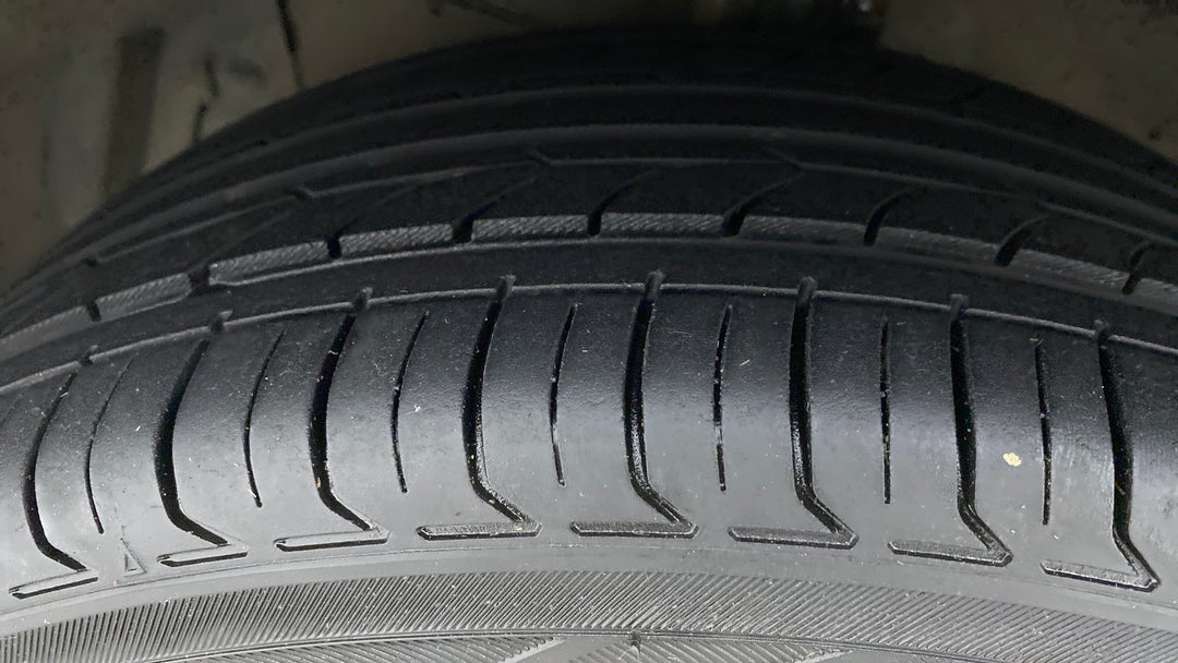 Left Front Tyre Tread