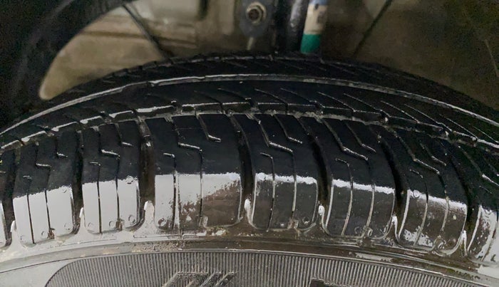 2021 Maruti Swift VXI, Petrol, Manual, 79,171 km, Left Front Tyre Tread