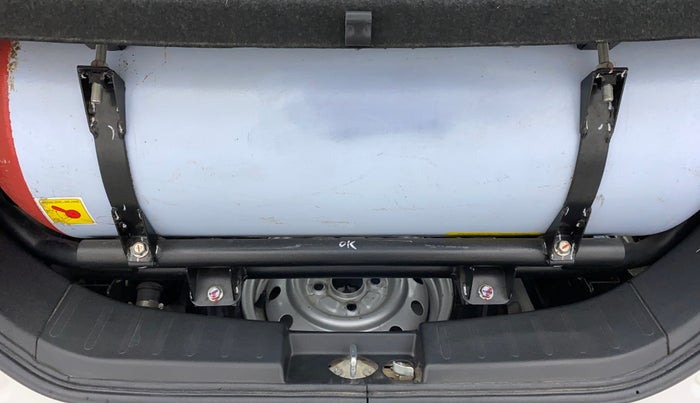 2017 Maruti Wagon R 1.0 LXI CNG, CNG, Manual, 80,343 km, Boot Inside