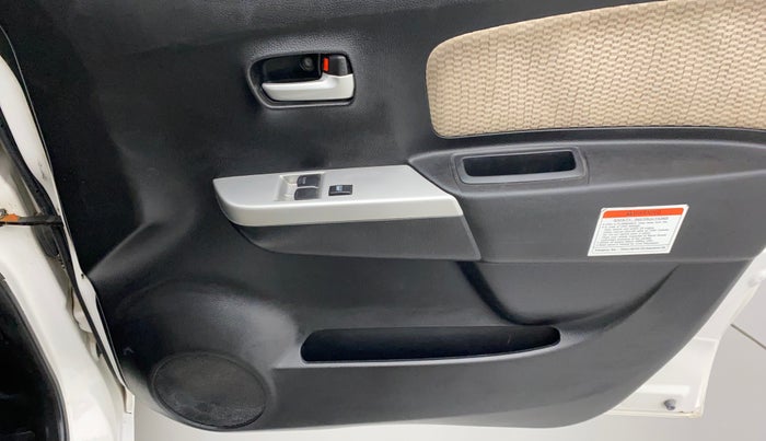 2017 Maruti Wagon R 1.0 LXI CNG, CNG, Manual, 80,343 km, Driver Side Door Panels Control