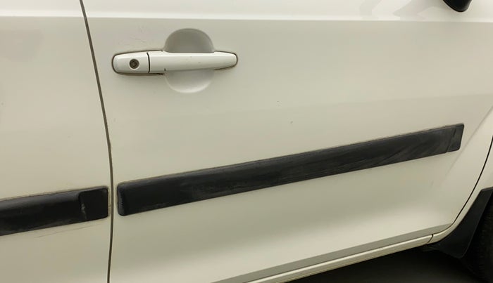 2017 Maruti IGNIS SIGMA 1.2, Petrol, Manual, 17,500 km, Driver-side door - Minor scratches