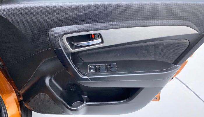 2018 Maruti Vitara Brezza ZDI+ DUAL TONE AMT, Diesel, Automatic, 56,142 km, Driver Side Door Panels Control