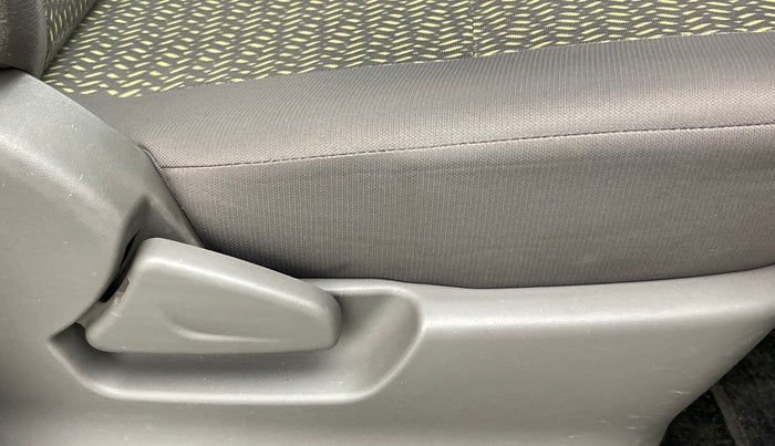 2016 Datsun Redi Go T, Petrol, Manual, 26,924 km, Driver Side Adjustment Panel