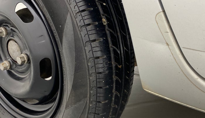 2016 Datsun Redi Go T, Petrol, Manual, 26,924 km, Right running board - Minor scratches