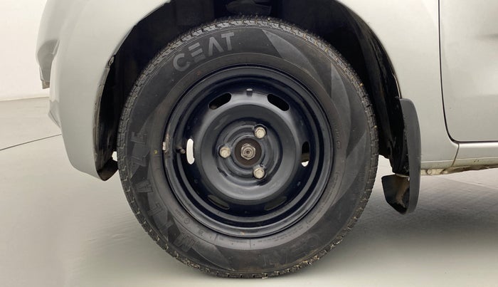 2016 Datsun Redi Go T, Petrol, Manual, 26,924 km, Left Front Wheel