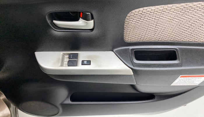 2016 Maruti Wagon R 1.0 LXI CNG, CNG, Manual, 67,758 km, Driver Side Door Panels Control