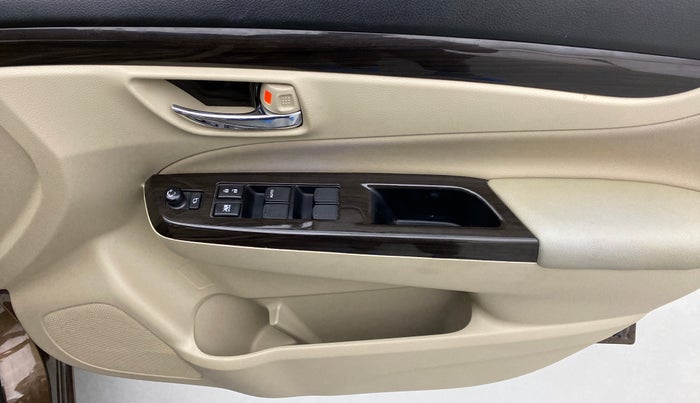 2018 Maruti Ciaz ALPHA 1.4 VVT, Petrol, Manual, 23,910 km, Driver Side Door Panels Control
