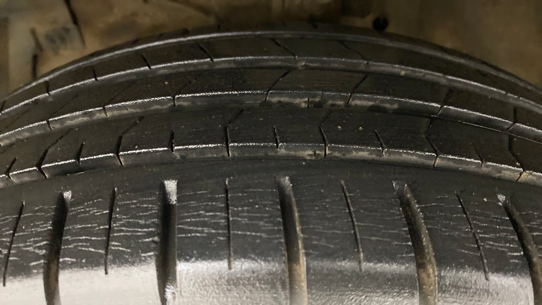 Left Front Tyre Tread