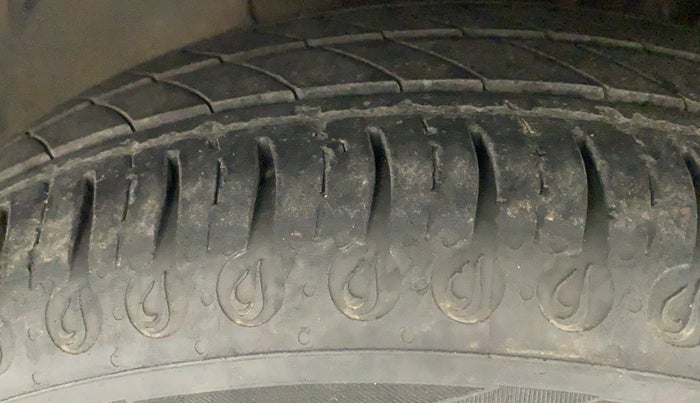 2018 Tata TIGOR XZ PLUS DIESEL, Diesel, Manual, 42,839 km, Right Front Tyre Tread