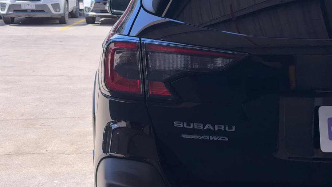 2023 Subaru Outback AWD Touring, Automatic, 49633 km, Badge (Boot Left Side)