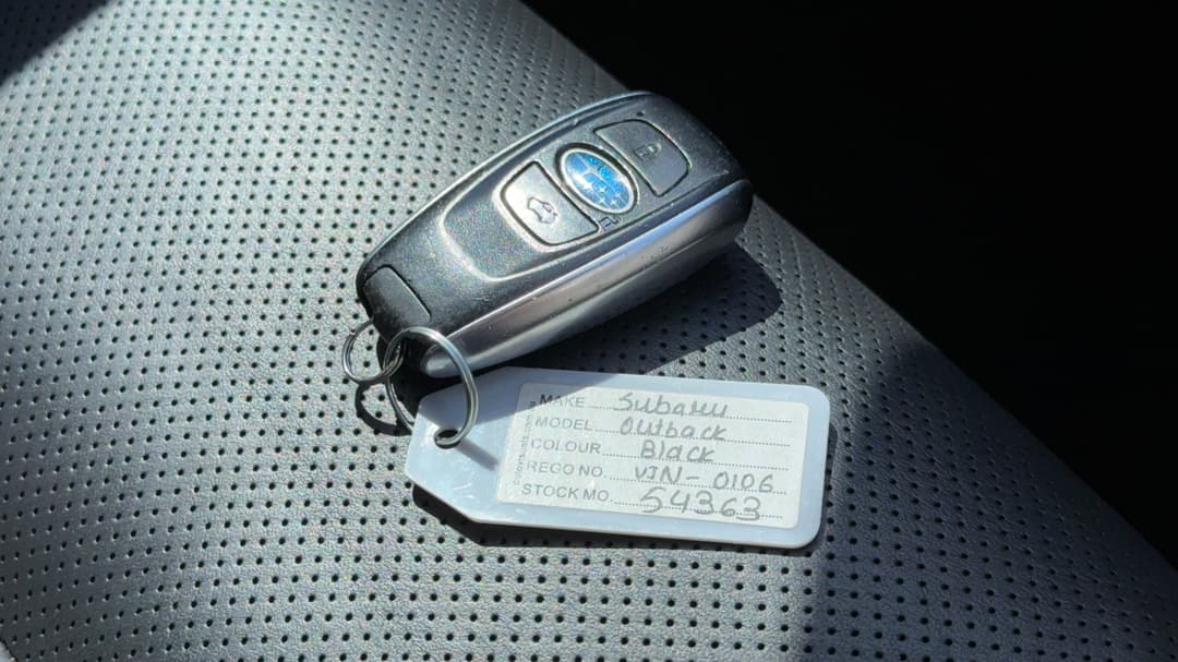2023 Subaru Outback AWD Touring, Automatic, 49633 km, Key Close-up