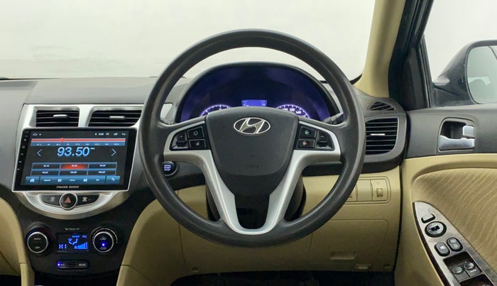 2015 Hyundai Verna FLUIDIC 1.6 CRDI S (o), Diesel, Manual, 1,14,127 km, Steering Wheel Close Up