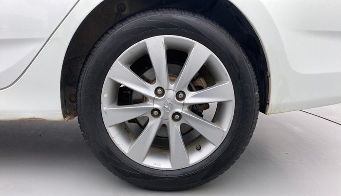 2013 Hyundai Verna FLUIDIC 1.6 SX VTVT OPT, Petrol, Manual, 75,571 km, Left Rear Wheel