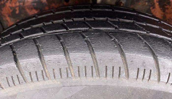2016 Maruti Celerio VXI d, Petrol, Manual, 37,483 km, Left Front Tyre Tread