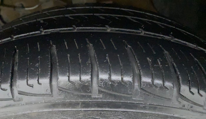 2019 Maruti Vitara Brezza VDI AMT, Diesel, Automatic, 30,326 km, Left Front Tyre Tread