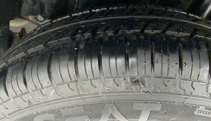 2017 Maruti Swift VDI ABS, Diesel, Manual, 98,584 km, Left Rear Tyre Tread
