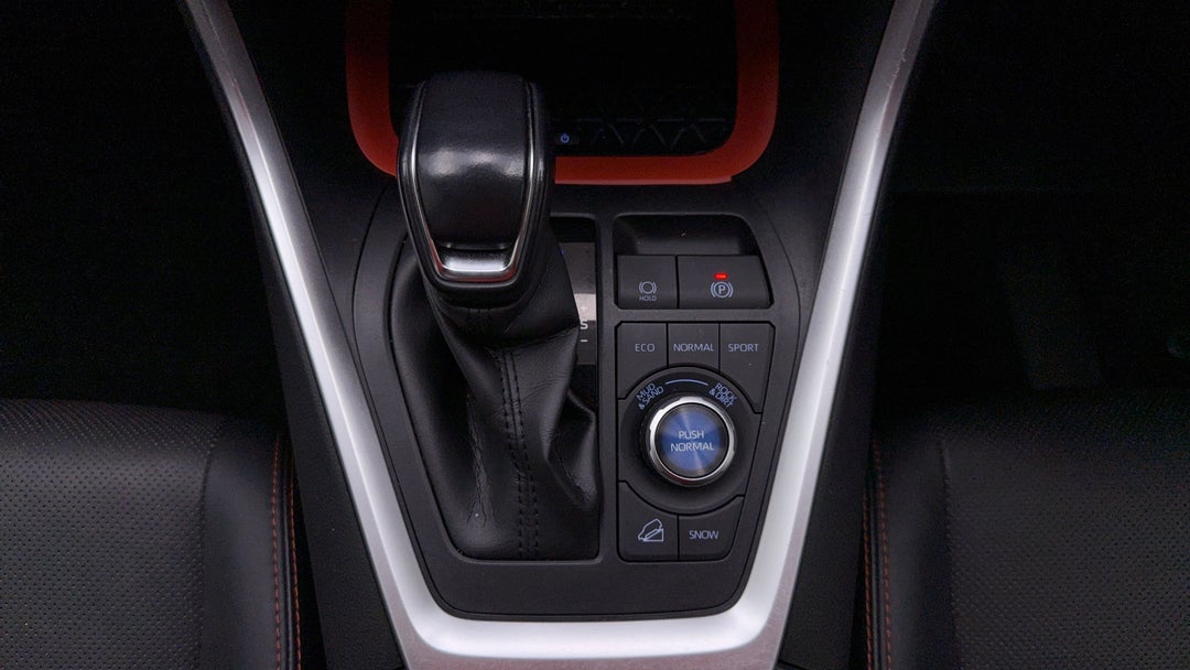 2021 Toyota RAV4 Edge (AWD), Automatic, 109976 km, Gear Lever 