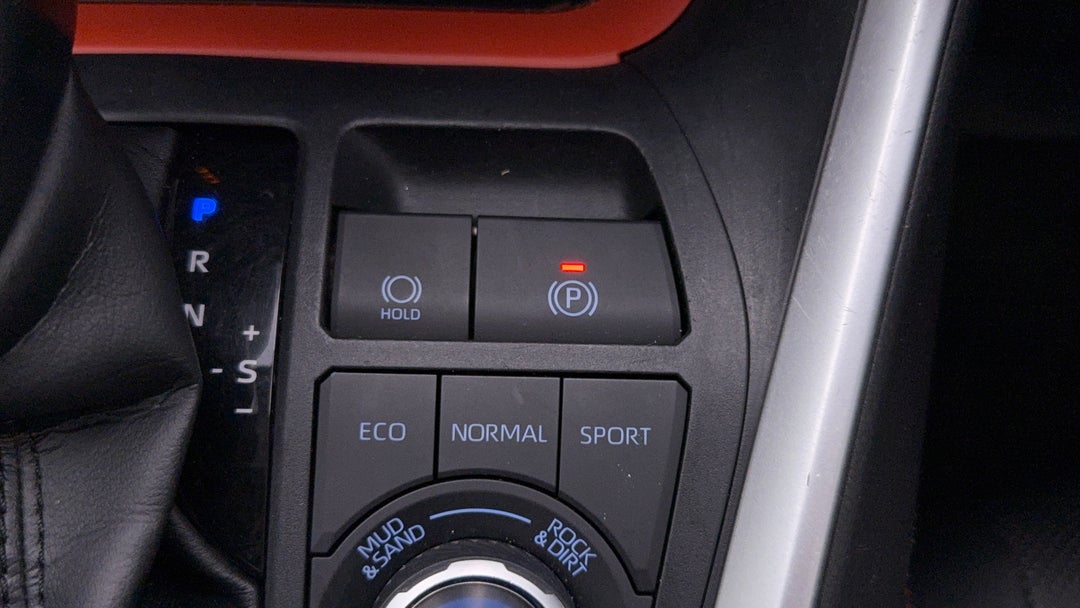 2021 Toyota RAV4 Edge (AWD), Automatic, 109976 km, Handbrake