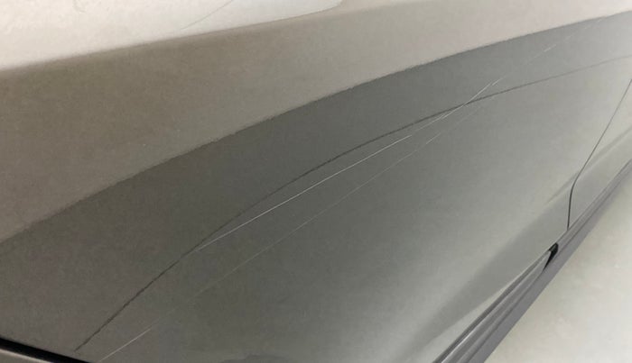 2019 Honda WR-V 1.2 i-VTEC S MT, Petrol, Manual, 11,125 km, Right rear door - Minor scratches