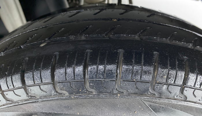 2018 Maruti Alto 800 LXI, Petrol, Manual, 52,468 km, Left Rear Tyre Tread