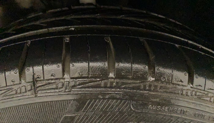 2017 Volkswagen Ameo COMFORTLINE 1.2L, Petrol, Manual, 34,510 km, Right Front Tyre Tread