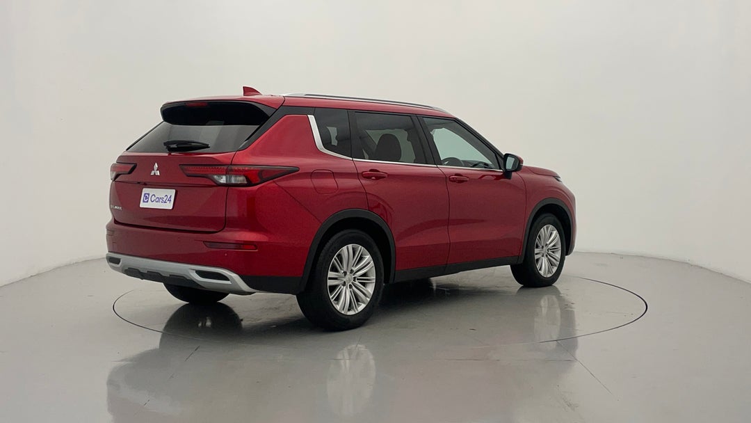 Right Back Diagonal (45- Degree) View