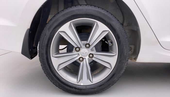 2019 Hyundai Verna 1.6 CRDI SX + AT, Diesel, Automatic, 49,098 km, Right Rear Wheel