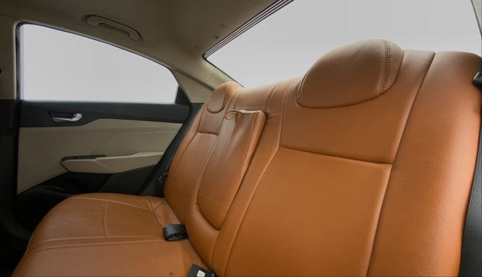 2019 Hyundai Verna 1.6 CRDI SX + AT, Diesel, Automatic, 49,098 km, Right Side Rear Door Cabin