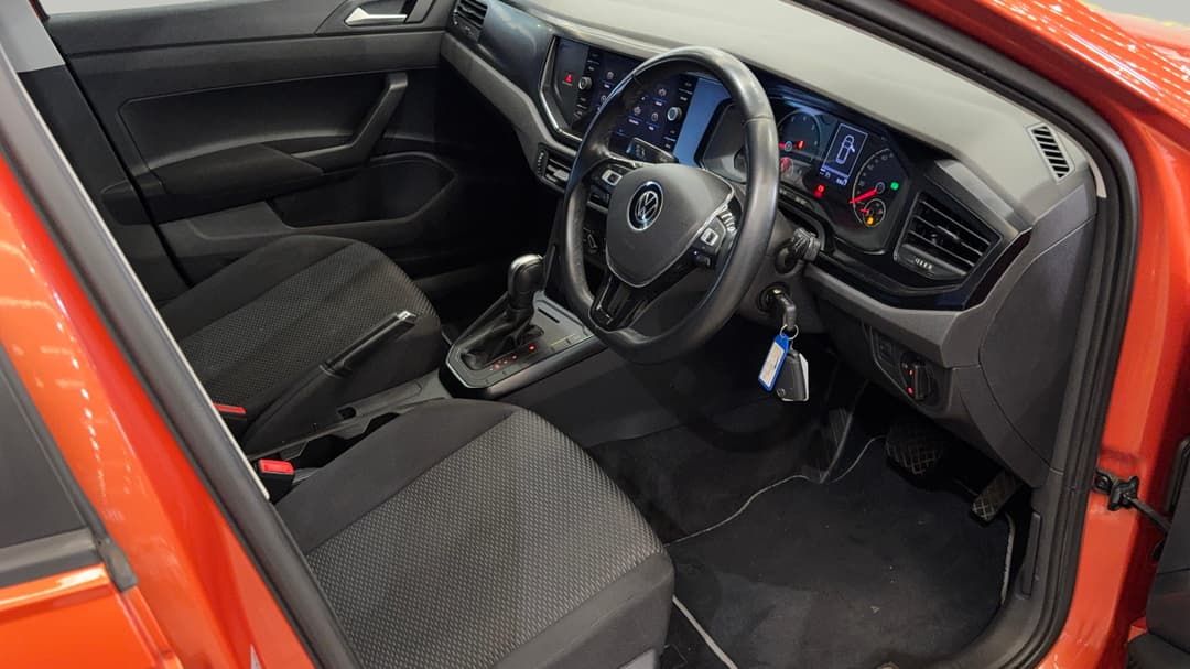 2021 Volkswagen Polo 70tsi Trendline, Automatic, 63138 km, Right Side Front Door Cabin View