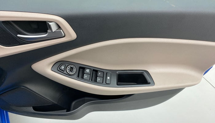 2018 Hyundai Elite i20 ASTA 1.2, Petrol, Manual, 32,389 km, Driver Side Door Panels Control