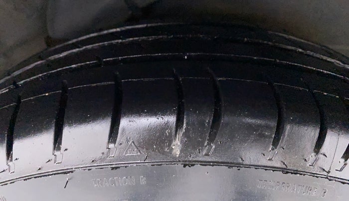 2015 Hyundai i10 SPORTZ 1.1 IRDE2, Petrol, Manual, 75,912 km, Left Rear Tyre Tread
