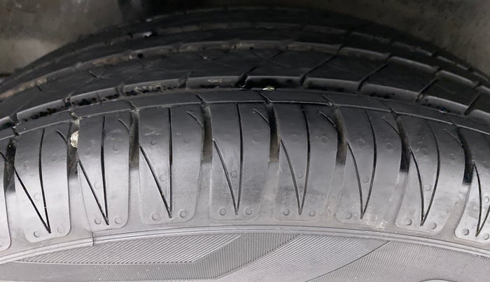 2017 Honda City V MT PETROL, Petrol, Manual, 66,216 km, Right Rear Tyre Tread