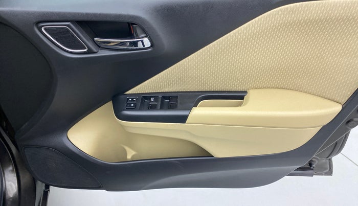 2017 Honda City V MT PETROL, Petrol, Manual, 66,216 km, Driver Side Door Panels Control