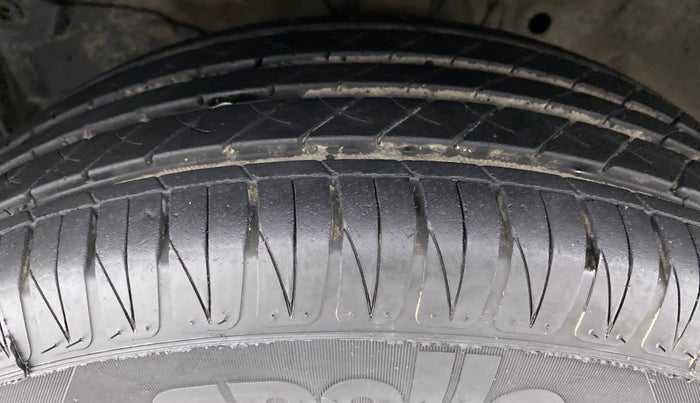 2017 Honda City V MT PETROL, Petrol, Manual, 66,216 km, Left Front Tyre Tread