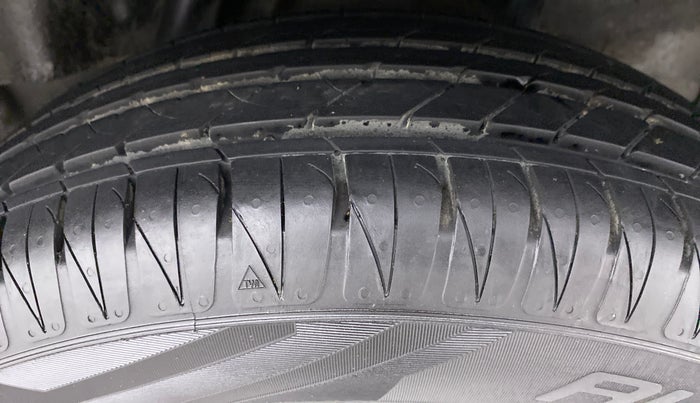 2017 Honda City V MT PETROL, Petrol, Manual, 66,216 km, Left Rear Tyre Tread