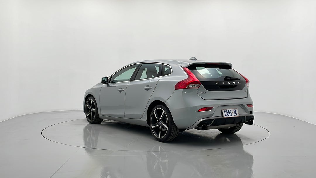 Left Back Diagonal (45- Degree) View