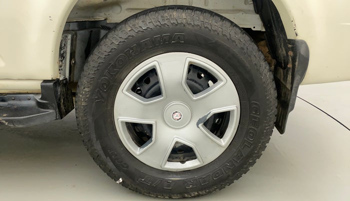 2015 Mahindra Scorpio S6 PLUS, Diesel, Manual, 79,402 km, Left Rear Wheel