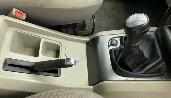 2015 Mahindra Scorpio S6 PLUS, Diesel, Manual, 79,402 km, Gear Lever