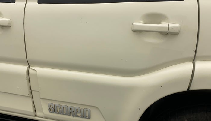 2015 Mahindra Scorpio S6 PLUS, Diesel, Manual, 79,402 km, Rear left door - Minor scratches