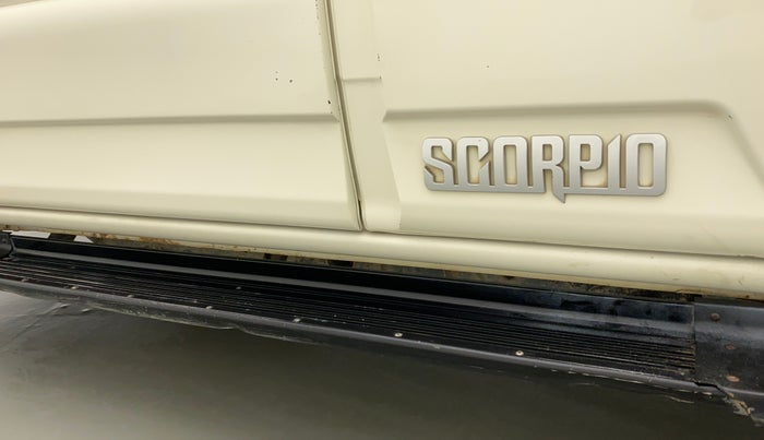 2015 Mahindra Scorpio S6 PLUS, Diesel, Manual, 79,402 km, Left running board - Minor scratches