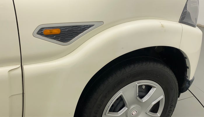 2015 Mahindra Scorpio S6 PLUS, Diesel, Manual, 79,402 km, Right fender - Minor scratches