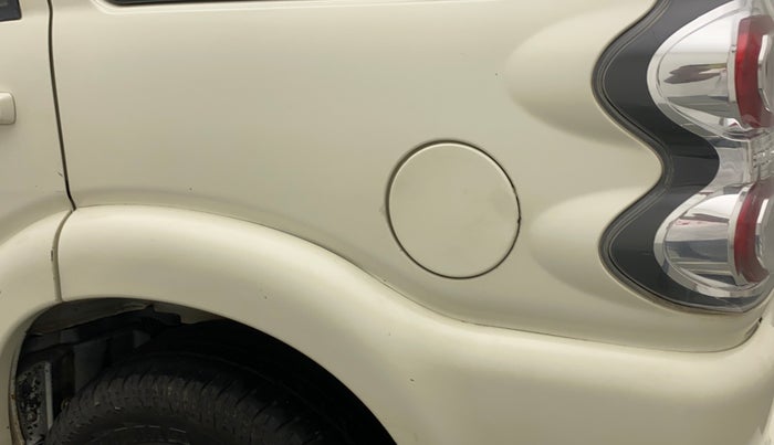 2015 Mahindra Scorpio S6 PLUS, Diesel, Manual, 79,402 km, Left quarter panel - Minor scratches