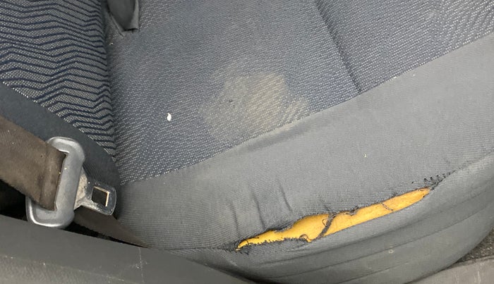 2010 Maruti Swift VXI, Petrol, Manual, 82,669 km, Second-row right seat - Cover slightly torn