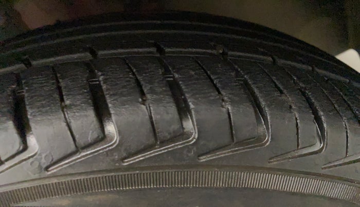 2019 Renault Kwid RXT 1.0 (O), Petrol, Manual, 21,885 km, Left Rear Tyre Tread