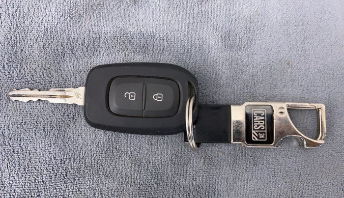 2021 Nissan MAGNITE XL MT, Petrol, Manual, 23,175 km, Key Close Up